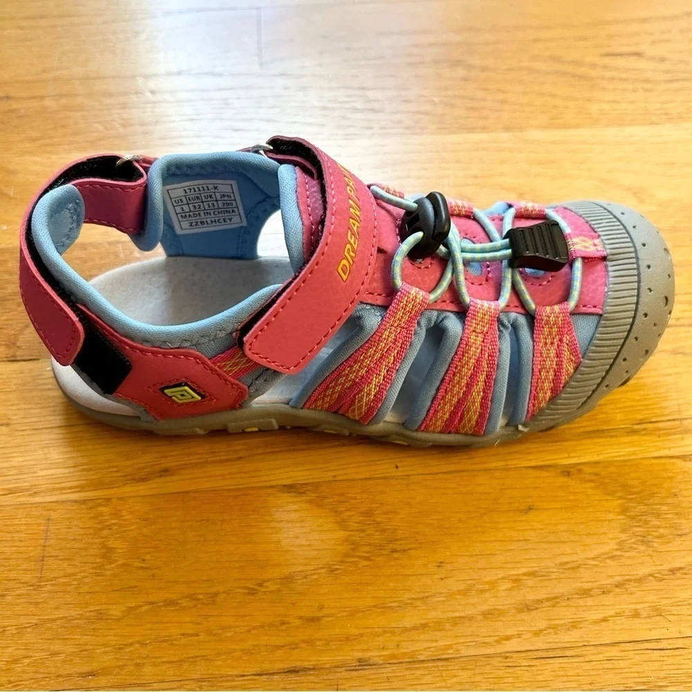 NIB DREAM PAIRS Outdoor Closed-Toe Sandals